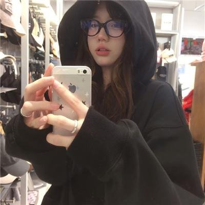 玉蝎子的魔咒 在线观看